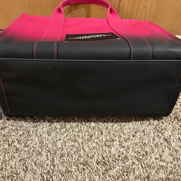 Marc Jacobs Fuchsia and Black Tote - Picture 9 of 15